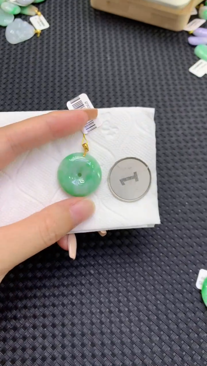 颈饰未镶嵌翡翠天然缅甸翡翠A货