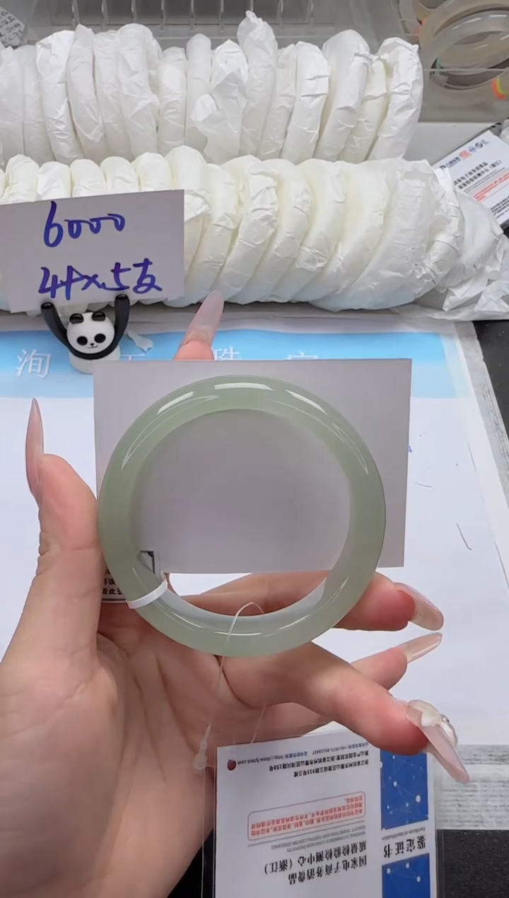 石英质玉手镯未镶嵌161-56.4