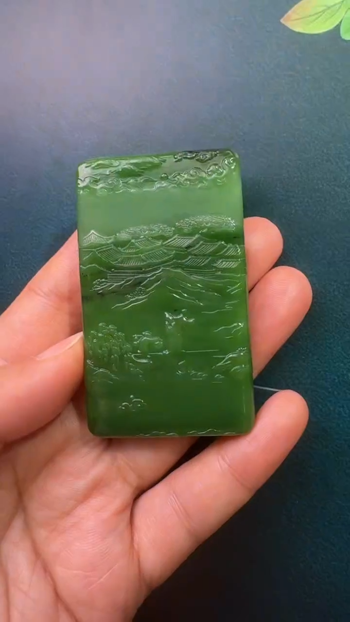 颈饰未镶嵌和田玉吊坠