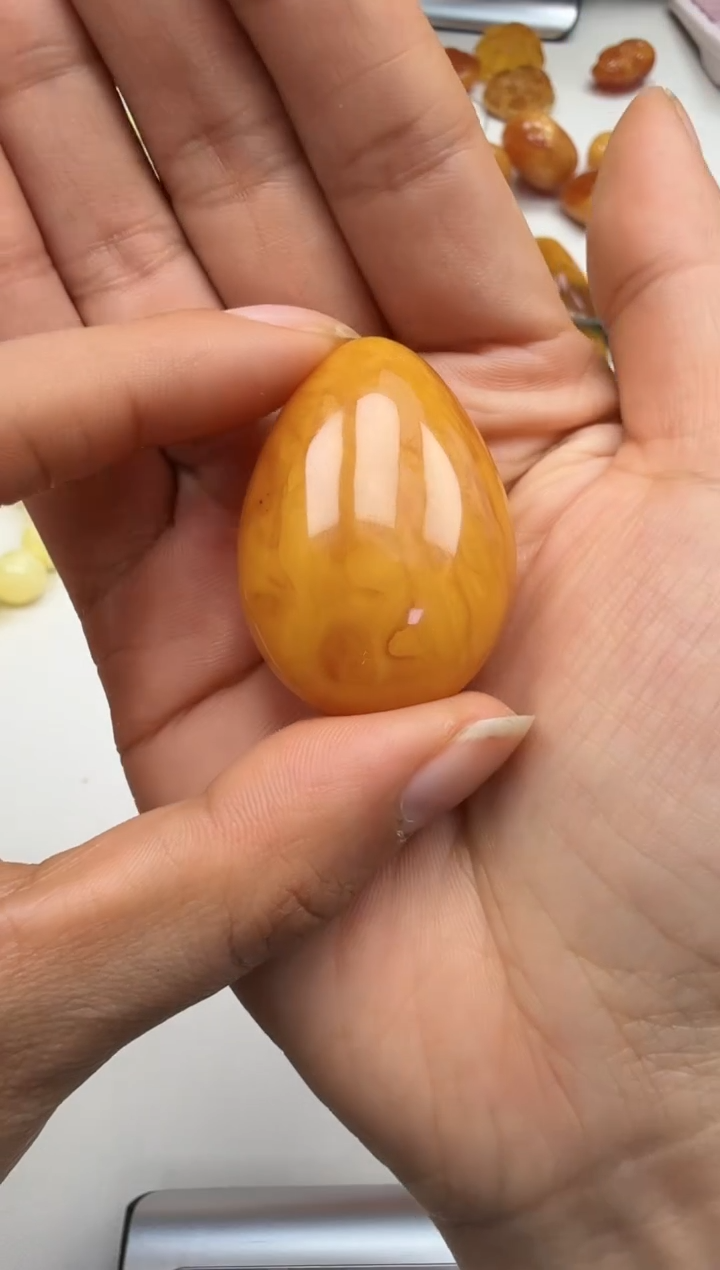 裸石琥珀未镶嵌如图