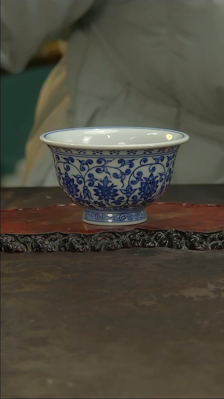 【闪购商品】青花手绘缠枝主人杯！