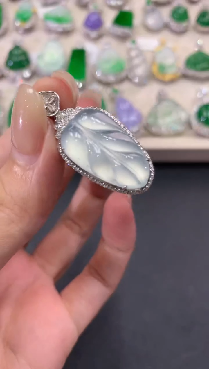 【闪购商品】翡翠吊坠(不含链)18K金镶嵌q205        