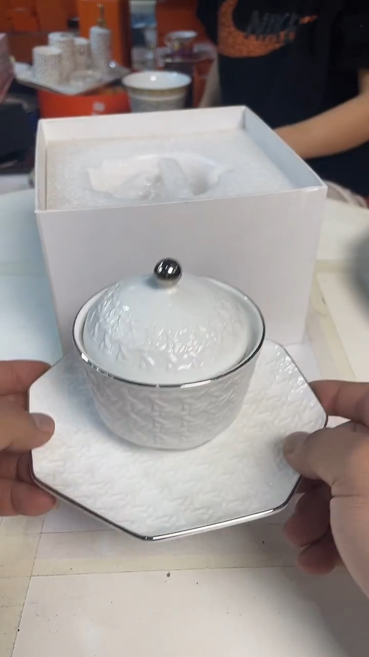杯鸿辉家品牌瓷器，京东包邮！