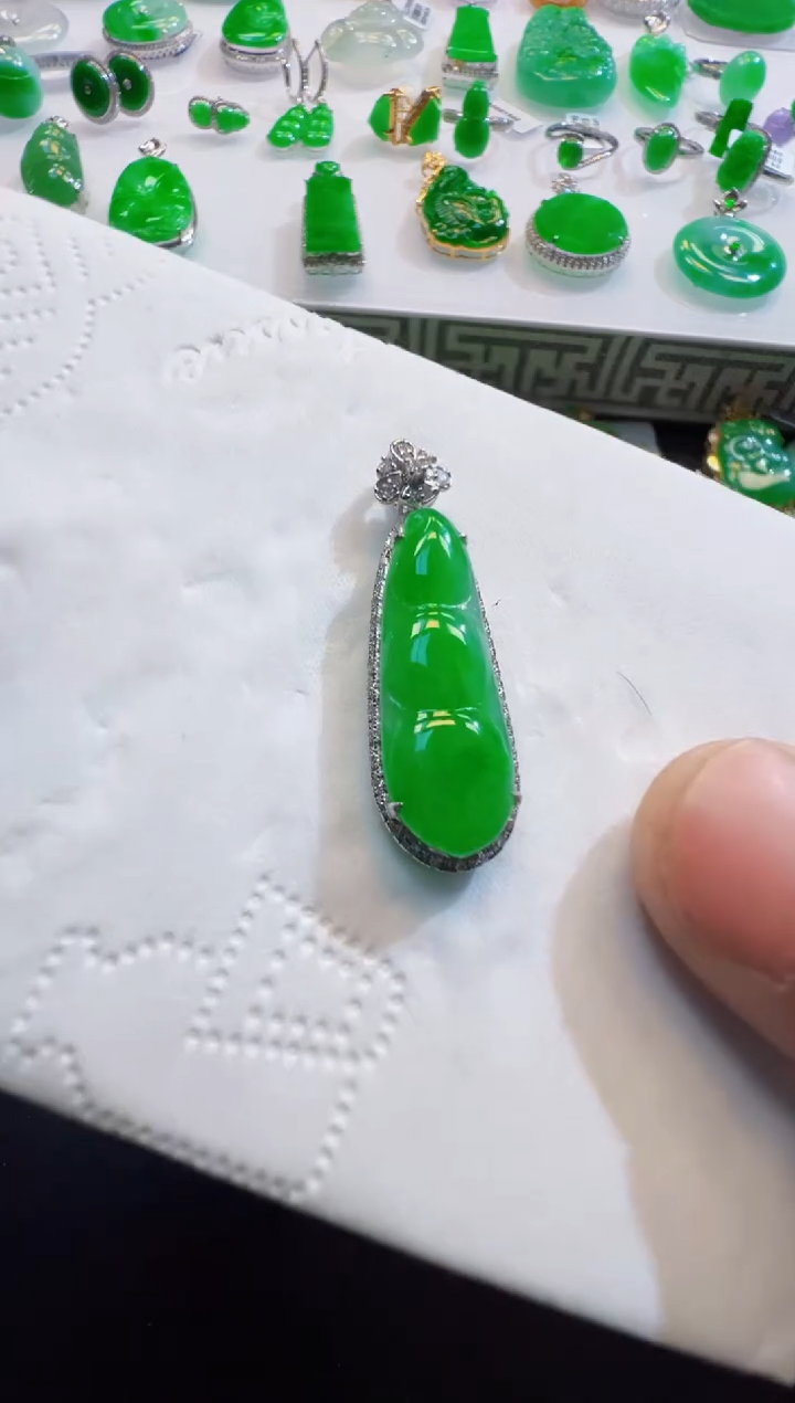 翡翠18K金镶嵌吊坠(不含链)5800