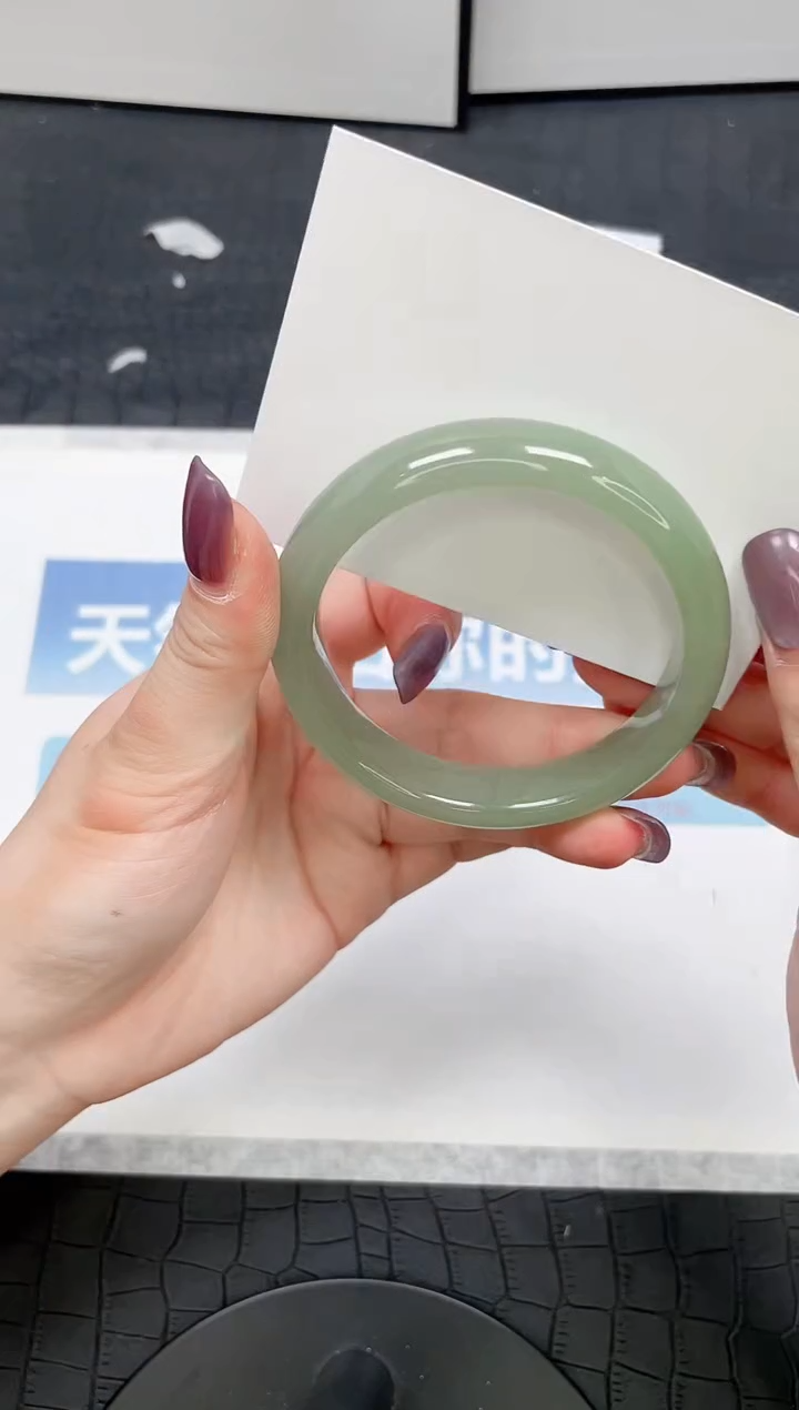 【闪购商品】石英质玉手镯未镶嵌93-57.8