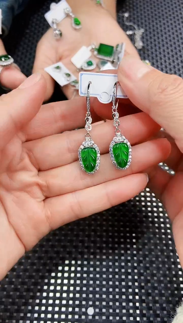 【闪购商品】翡翠耳饰未镶嵌111111111