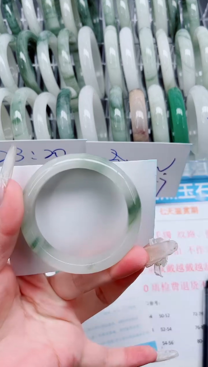 【闪购商品】石英质玉手镯未镶嵌A211-52.5