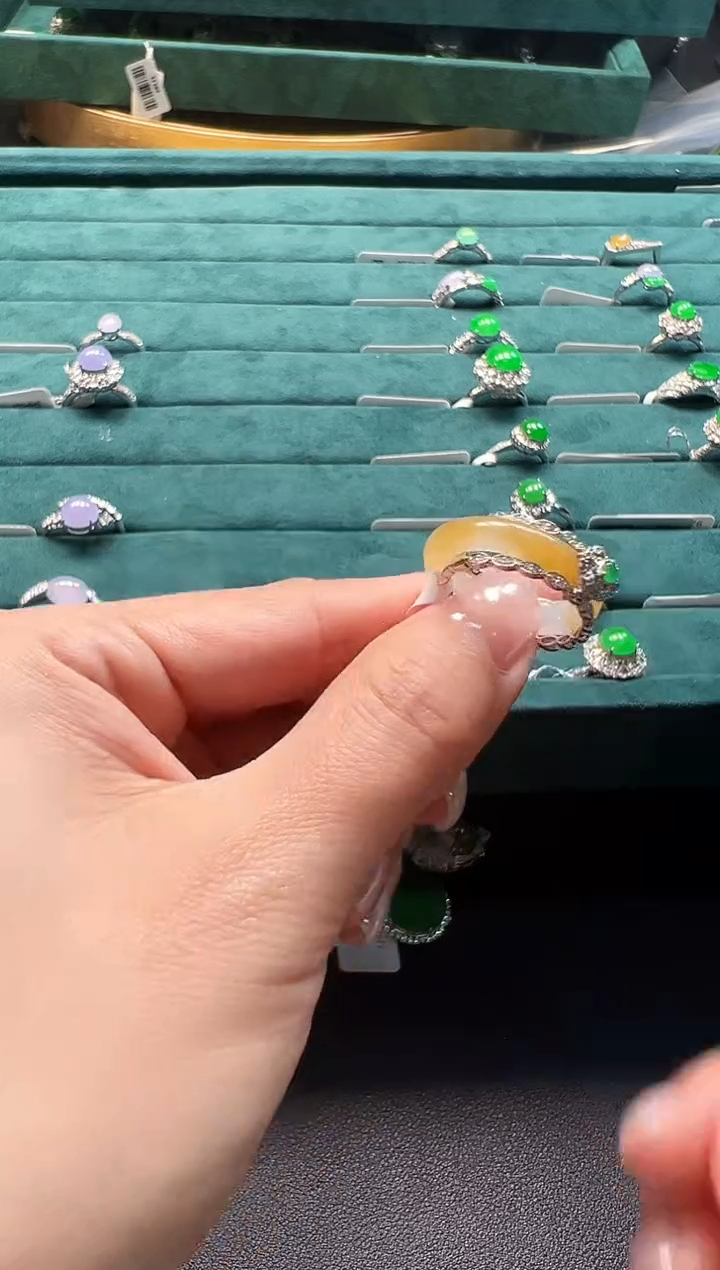 18K金镶嵌戒指翡翠KYAY1122-025 圈口10