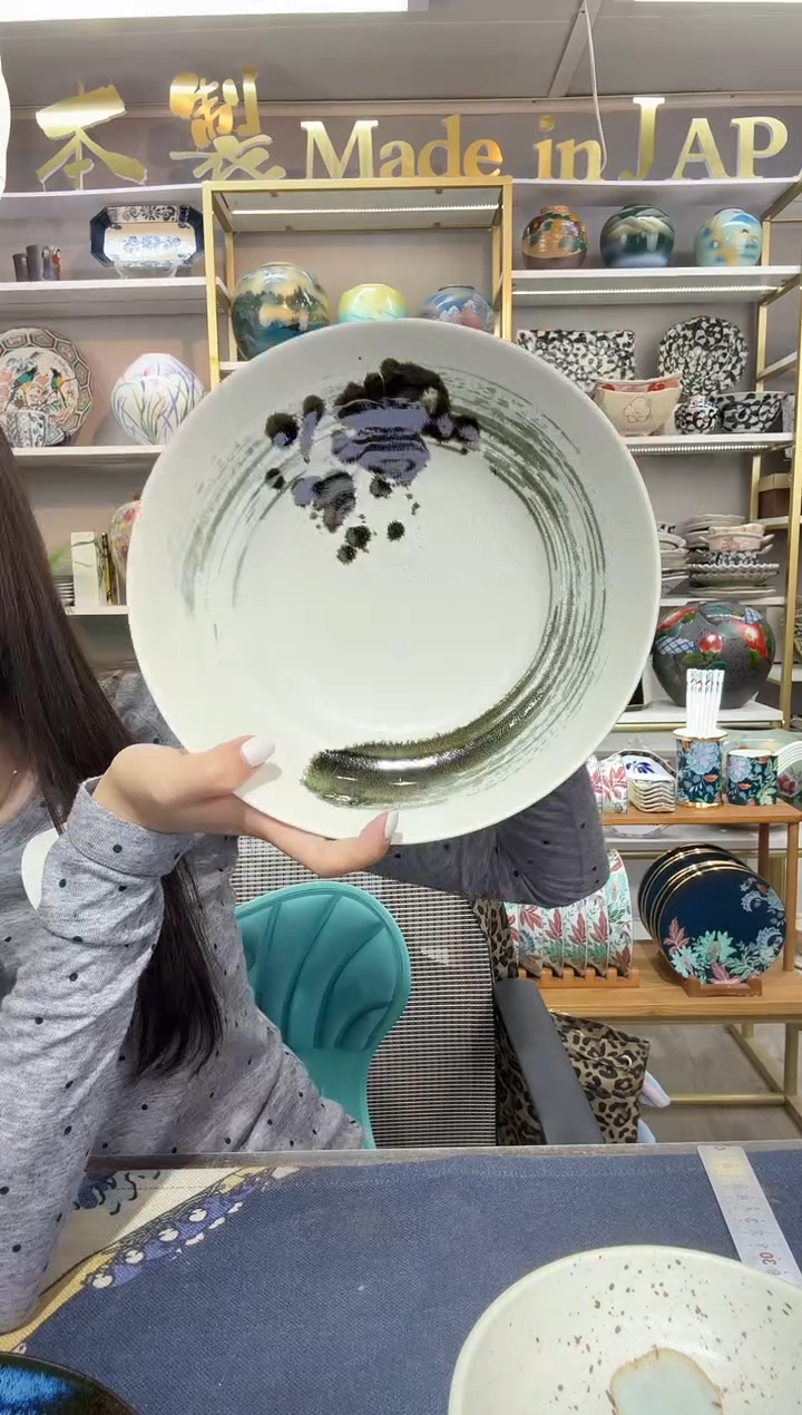 陶瓷粗陶23厘米深盘一只浅色