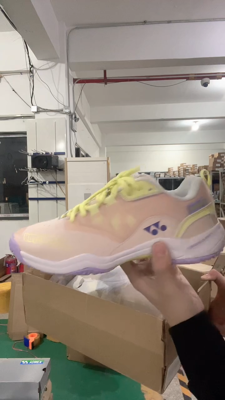 YONEX尤尼克斯正品微瑕    8  shb620 粉色   38码