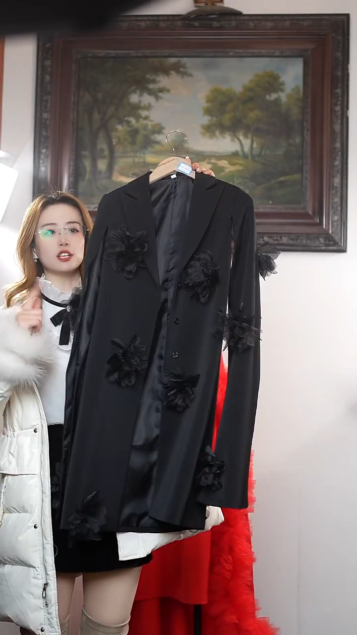 130黑色斗篷艺桐轩儿童礼服
