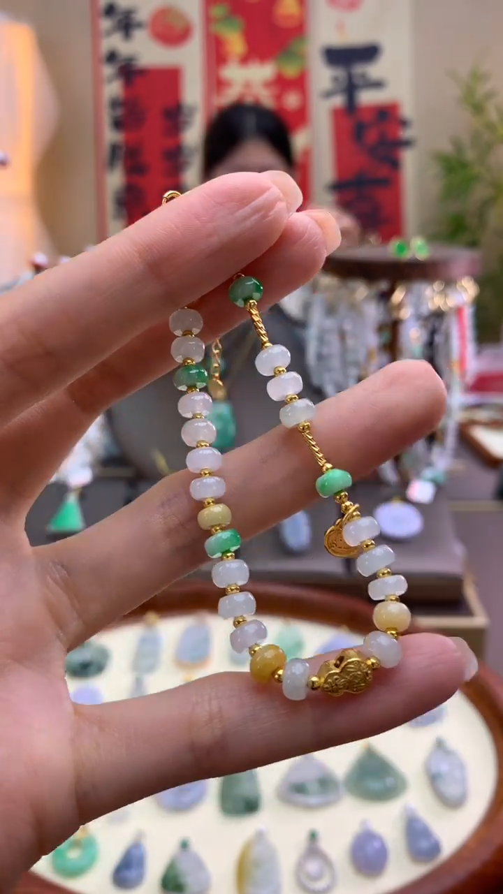 【闪购商品】翡翠颈饰未镶嵌手串