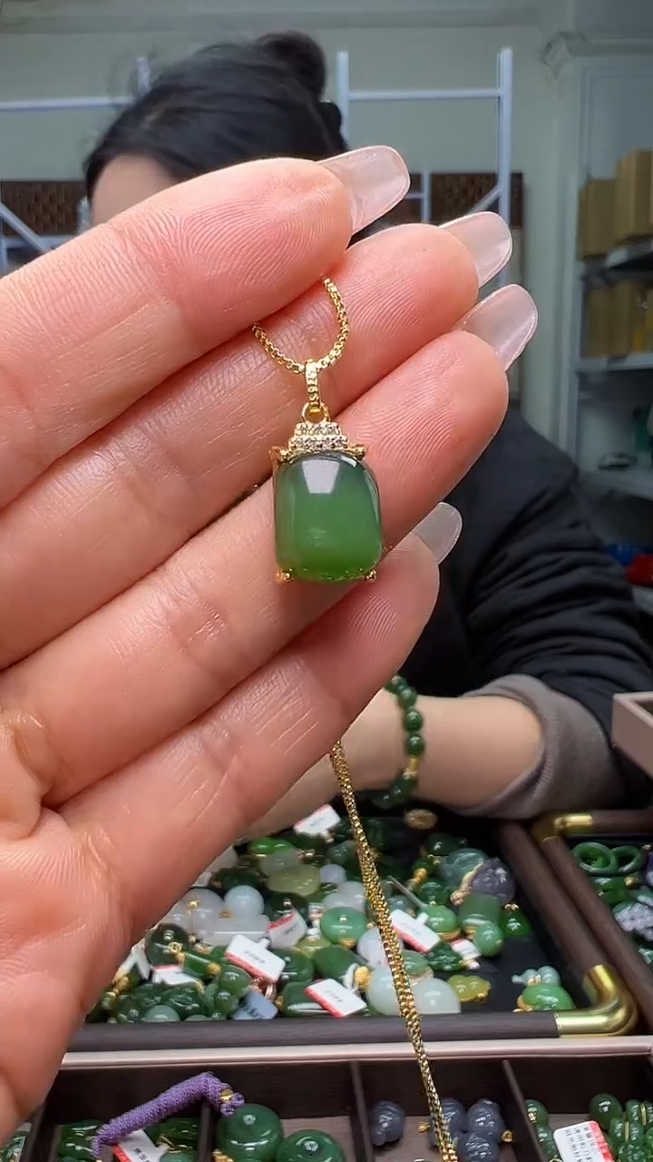 颈饰银S925镶嵌和田玉（多样性发货.发其一)12.23.35