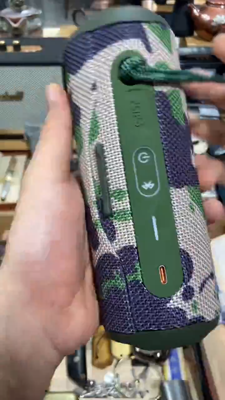 瓷片闪购商品  如图所示