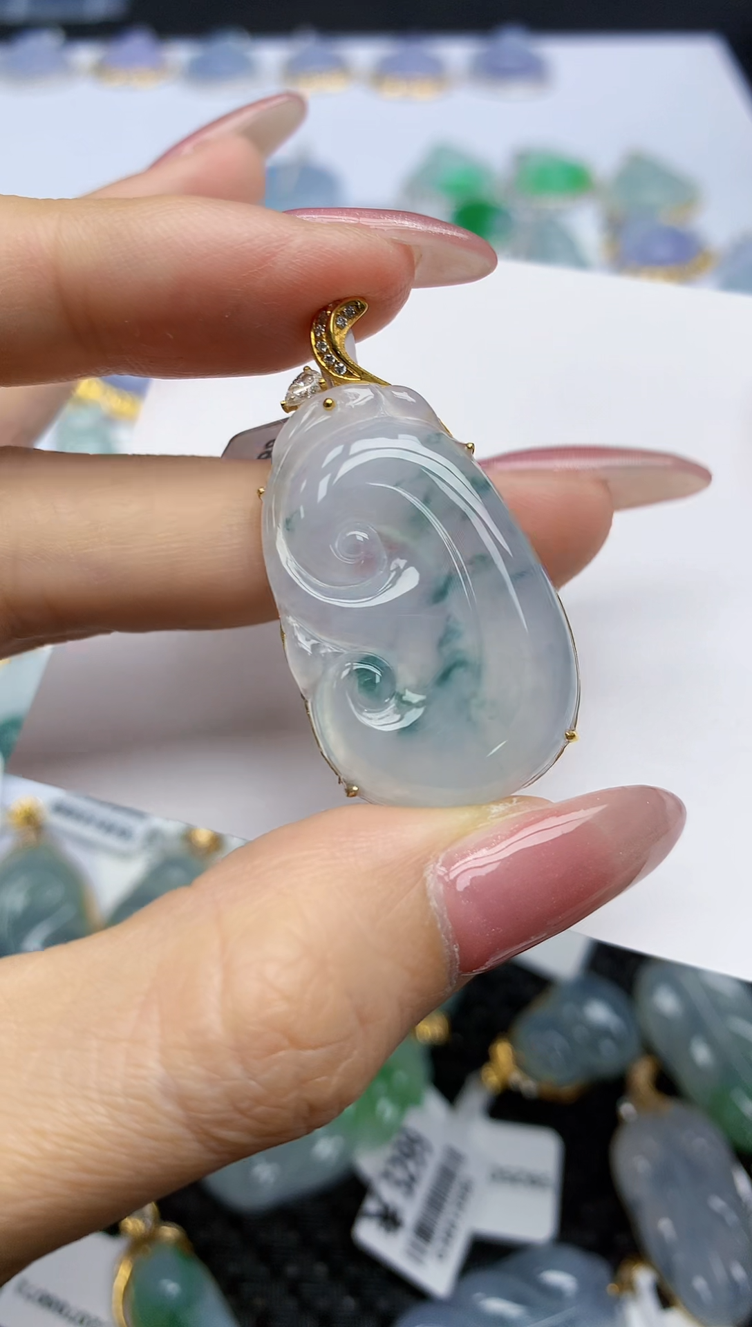 【闪购商品】翡翠挂件18K金镶嵌天然翡翠A货