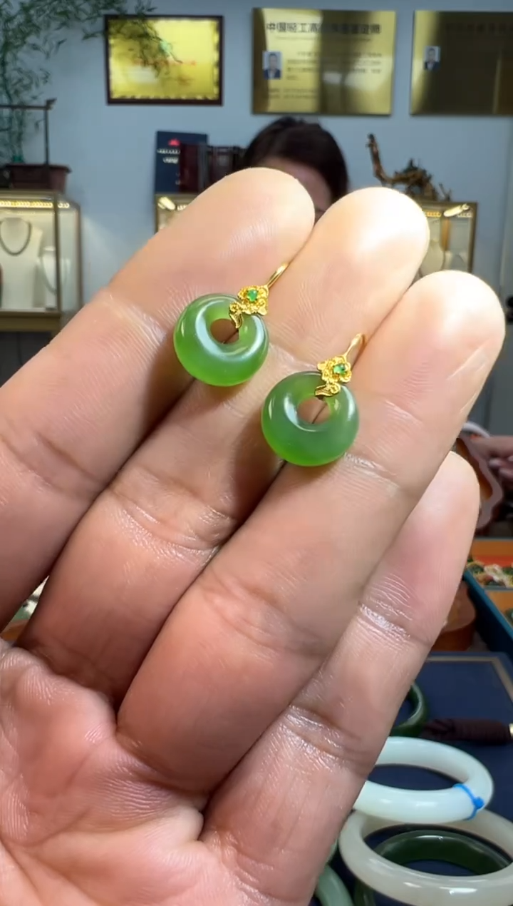 【闪购商品】和田玉耳钉18K金镶嵌多样性发货拍一发一