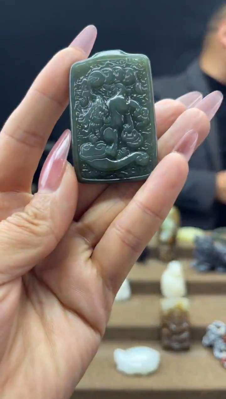 颈饰未镶嵌和田玉1