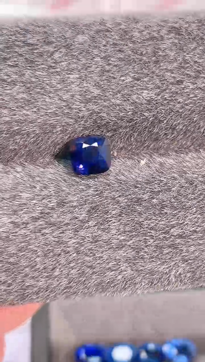 裸石蓝宝石风*儿1.54-6480天然无烧皇家蓝蓝宝石