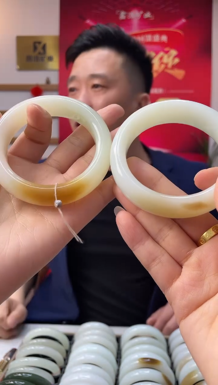 【闪购商品】和田玉手镯未镶嵌糖镯 Z6791 圈口