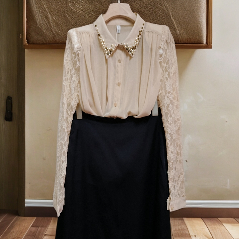 刺绣镶钻翻领蕾丝衬衫轻奢设计感小香风绣花上衣