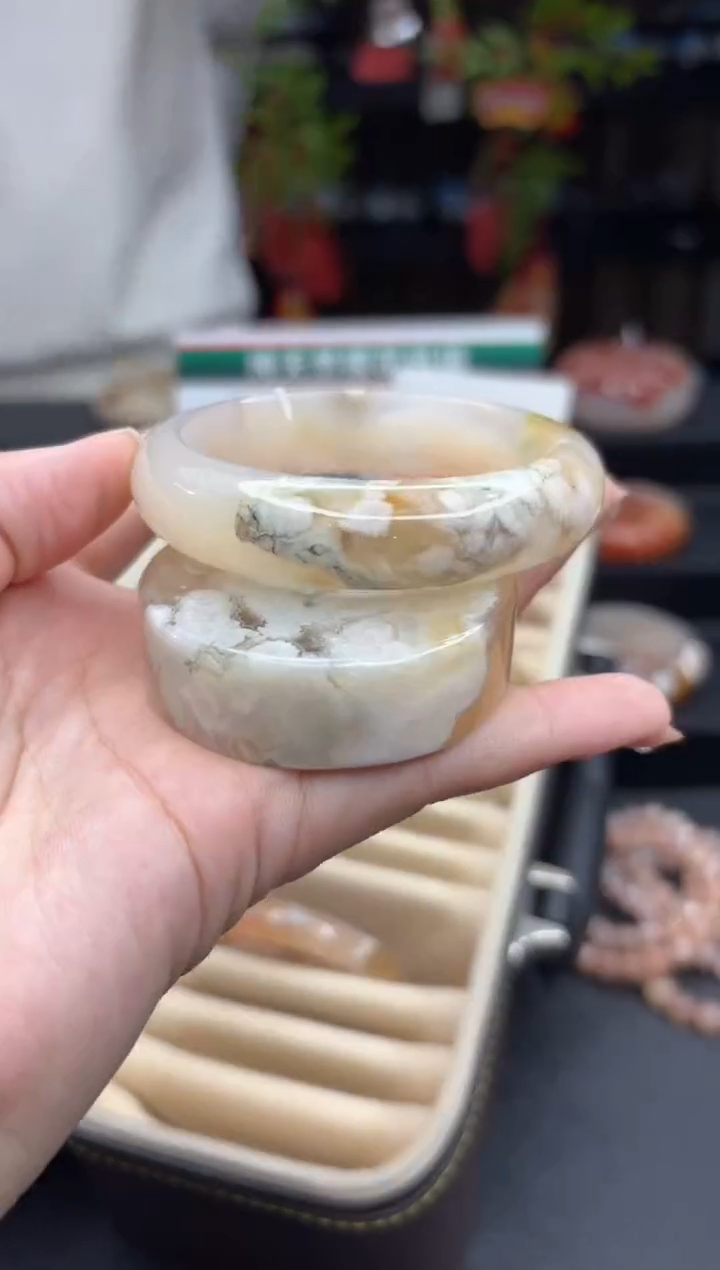 【闪购商品】石英质玉手镯未镶嵌445（55圈赠送镯心）