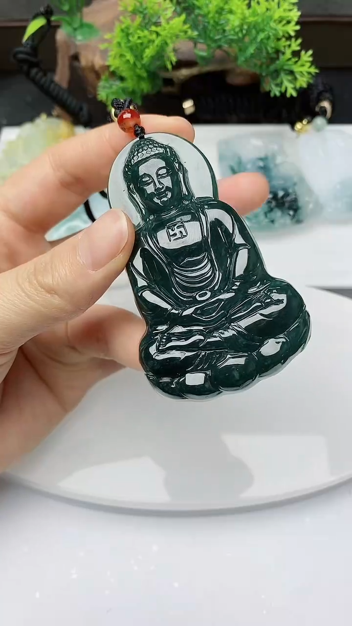【闪购商品】翡翠颈饰未镶嵌        