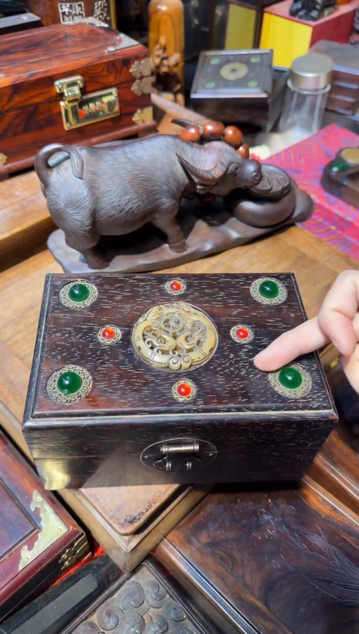 木紫檀侧翻首饰盒