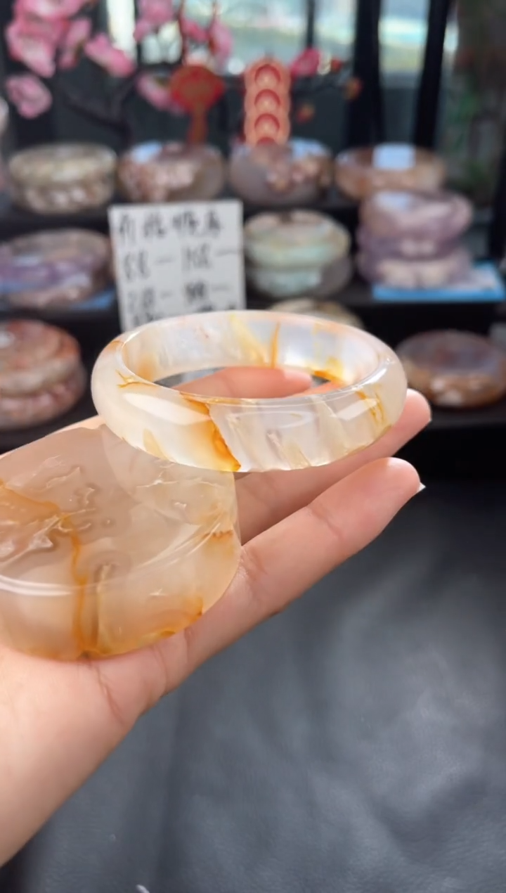 【闪购商品】石英质玉手镯未镶嵌54