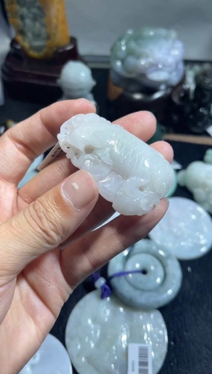 【闪购商品】翡翠颈饰未镶嵌00000186