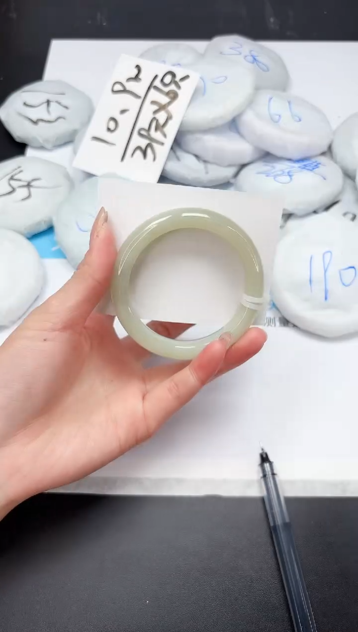 【闪购商品】和田玉手镯未镶嵌A212-57.4