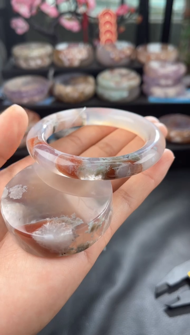 【闪购商品】石英质玉手镯未镶嵌55