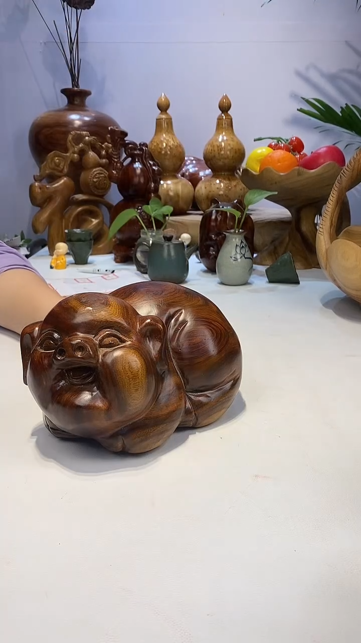 【闪购商品】香樟木A38猪猪摆件/尺寸20*13