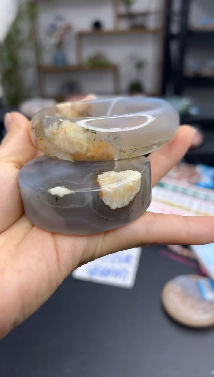 【闪购商品】石英质玉手镯未镶嵌A109(60圈赠送镯心)