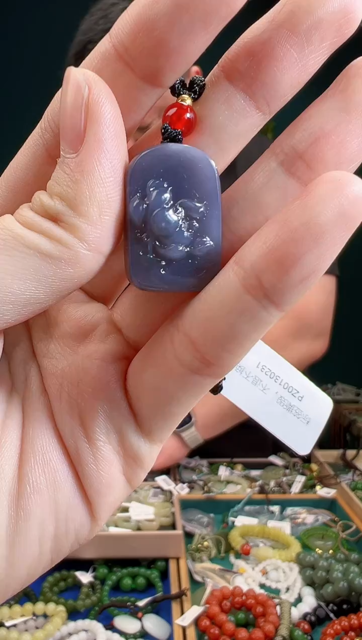 颈饰未镶嵌和田玉一物一证 拍一单发一个