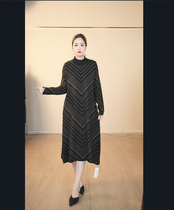 【嘉施兰格】1811冬上新拼接连衣裙2025爆款潮流带珠中长款裙子冬季
