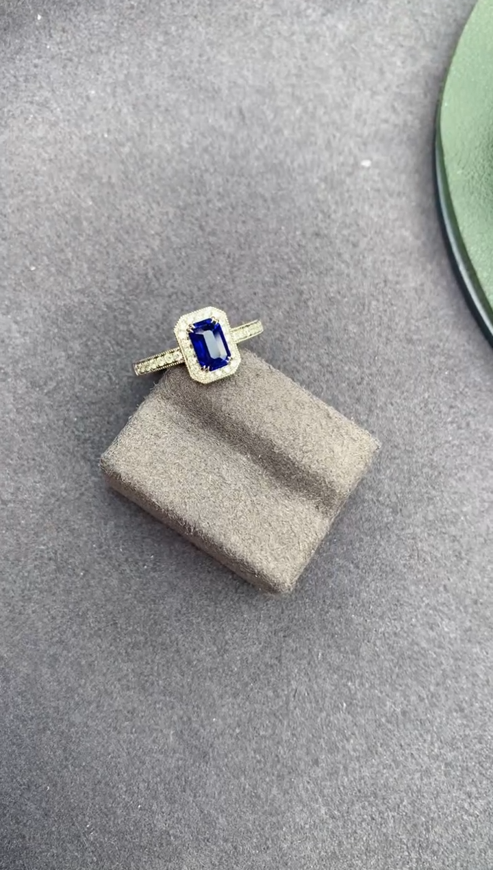 【闪购商品】蓝宝石戒指18K金镶嵌1ct皇家蓝戒指