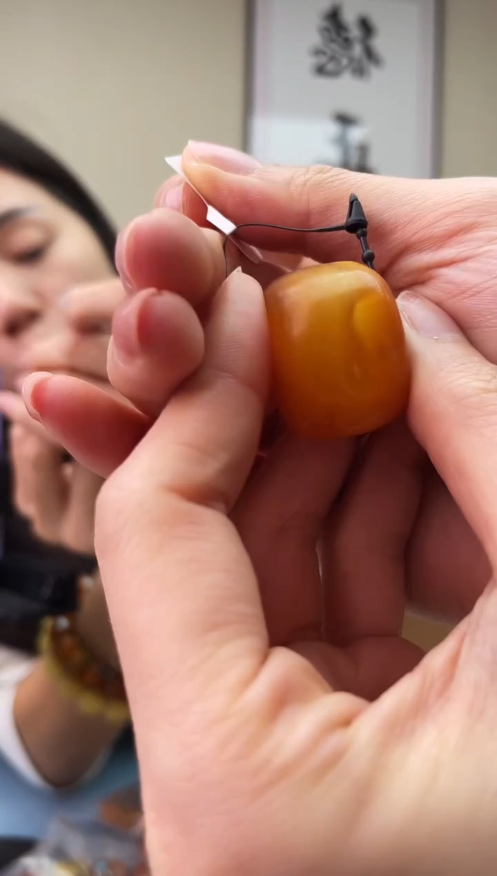 琥珀未镶嵌珠宝奇石T0假一罚十，多样性发一件