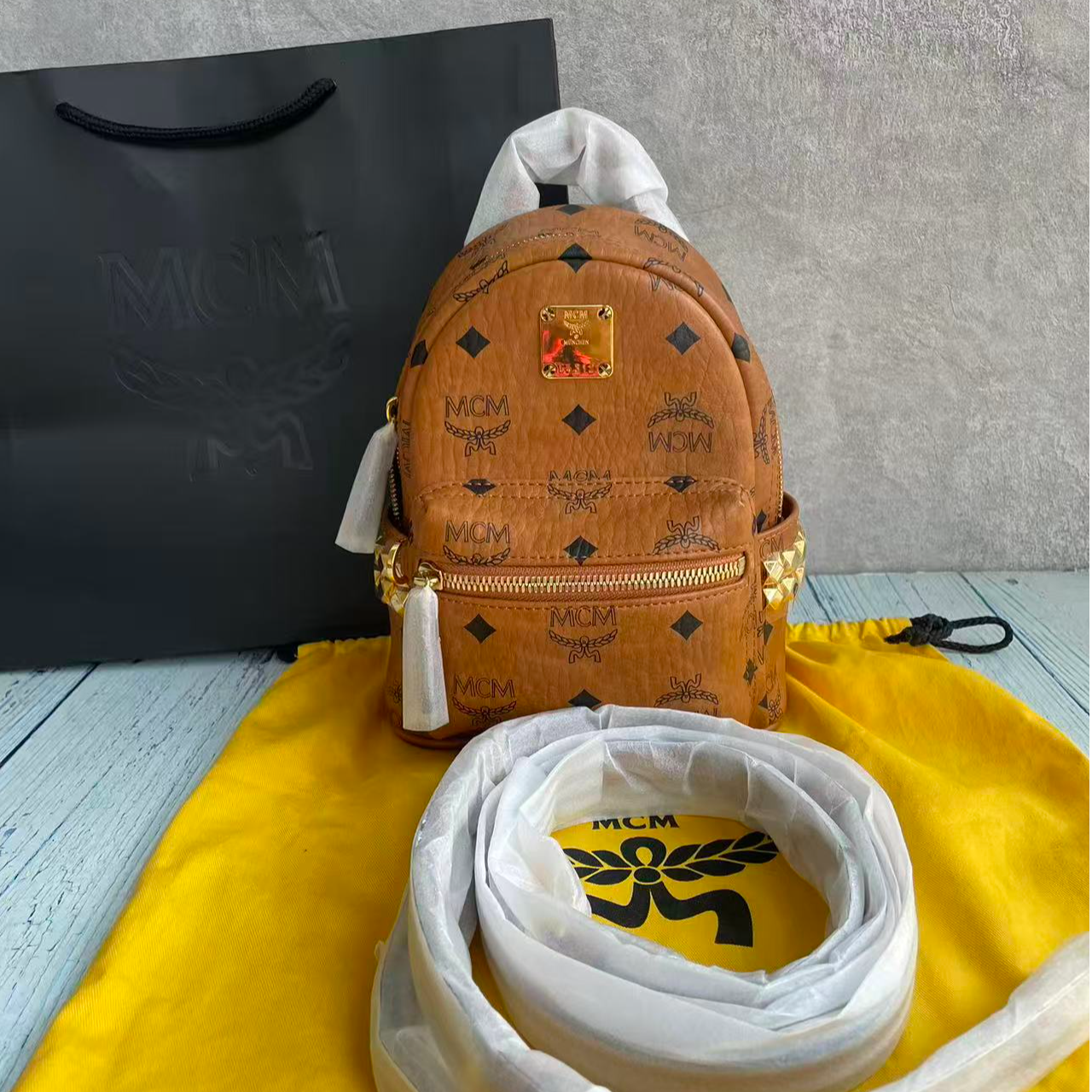 未使用 MCM mcm干邑色超迷你双肩包25年款