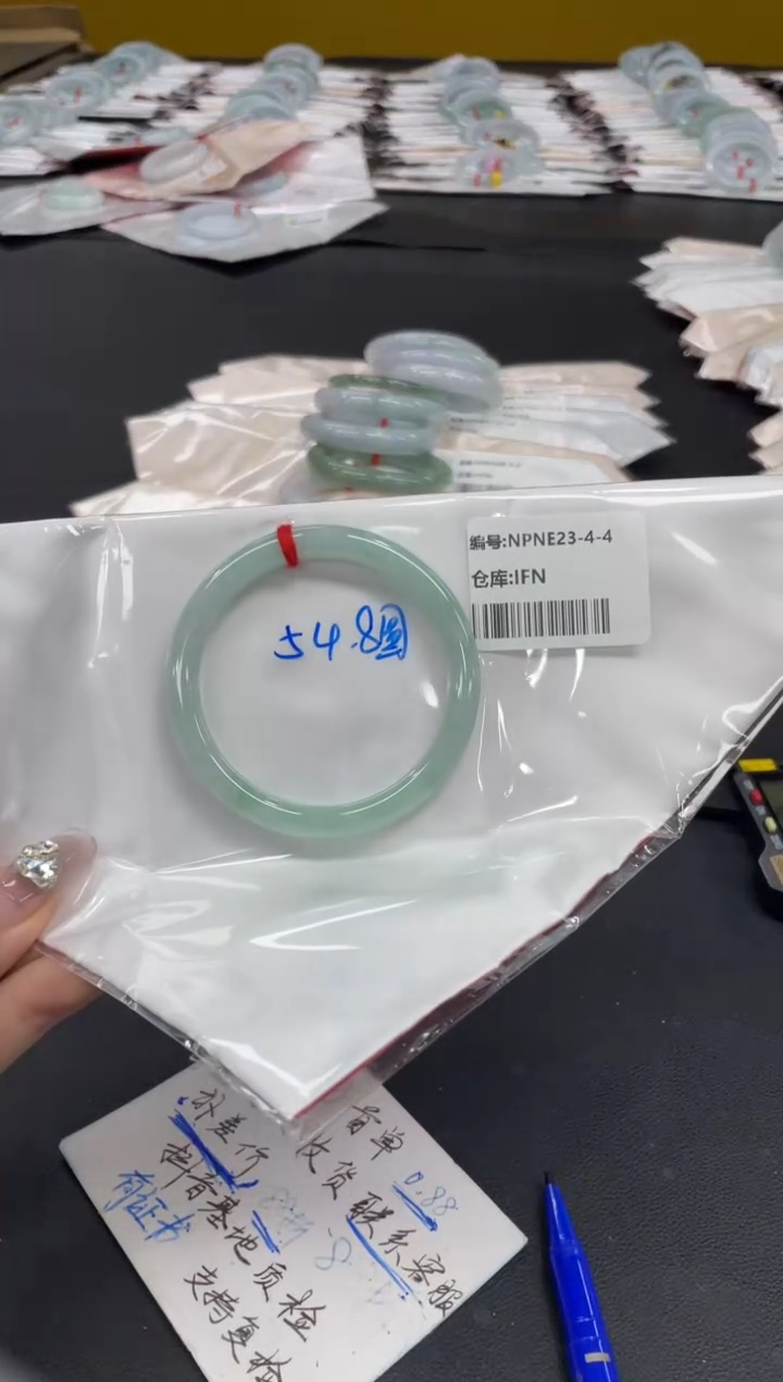 未镶嵌手镯翡翠翡翠手镯