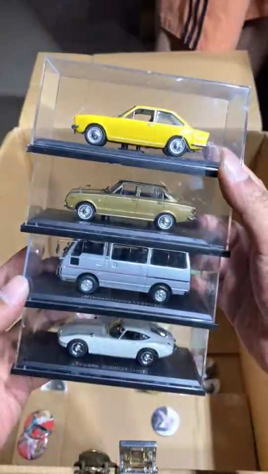 8新中古商品，瑕疵品，不保好坏。064