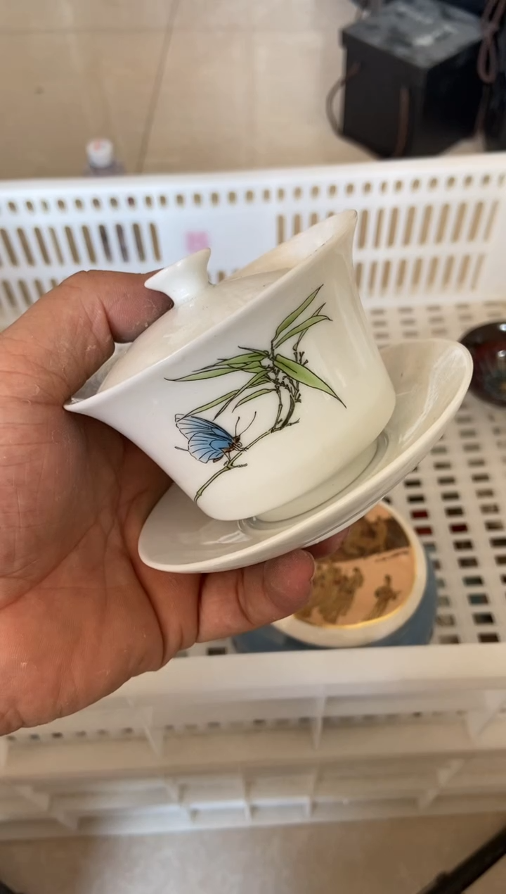 杯无运费险有瑕疵的摄影的产品有使用过的痕迹有点脏介意勿拍