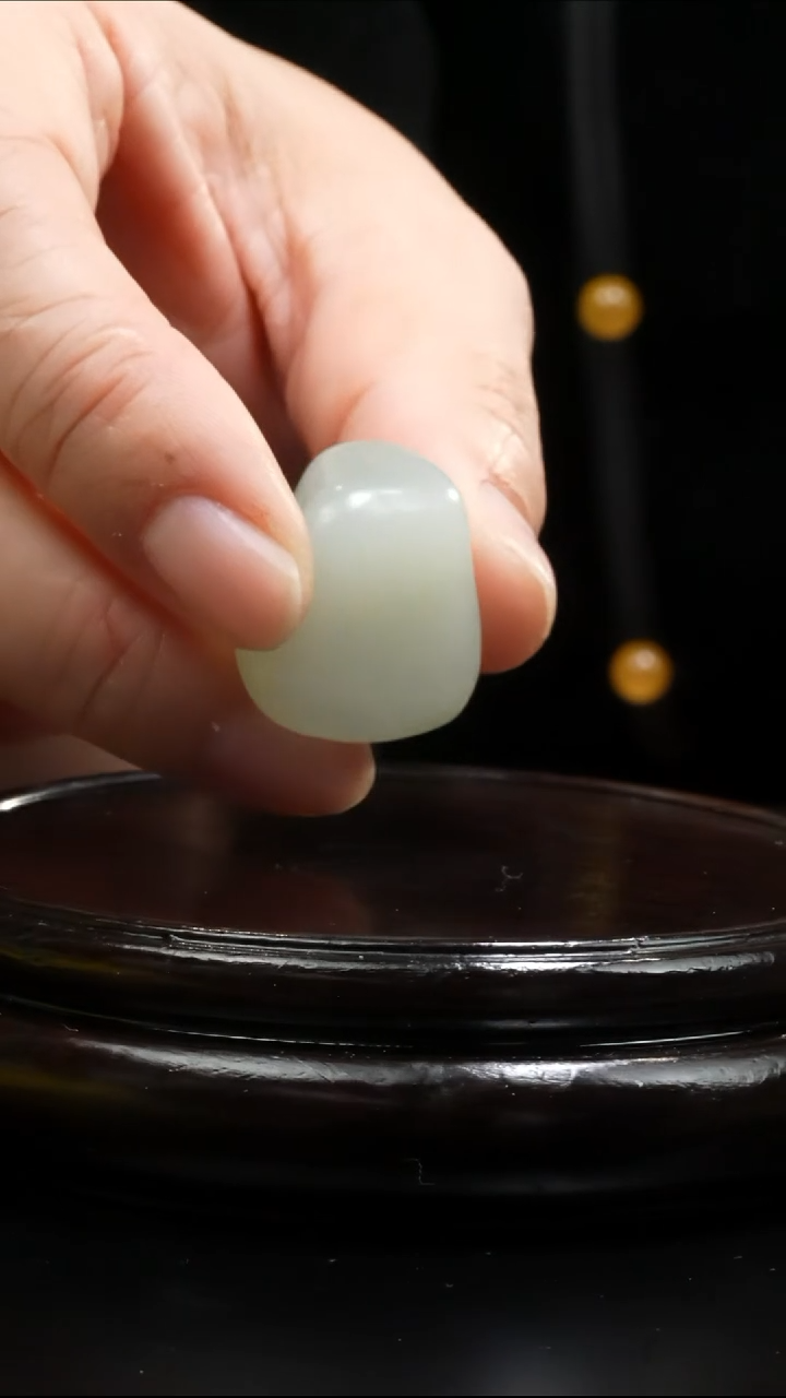 【闪购商品】和田玉吊坠(不含链)未镶嵌15.3克和田玉原石