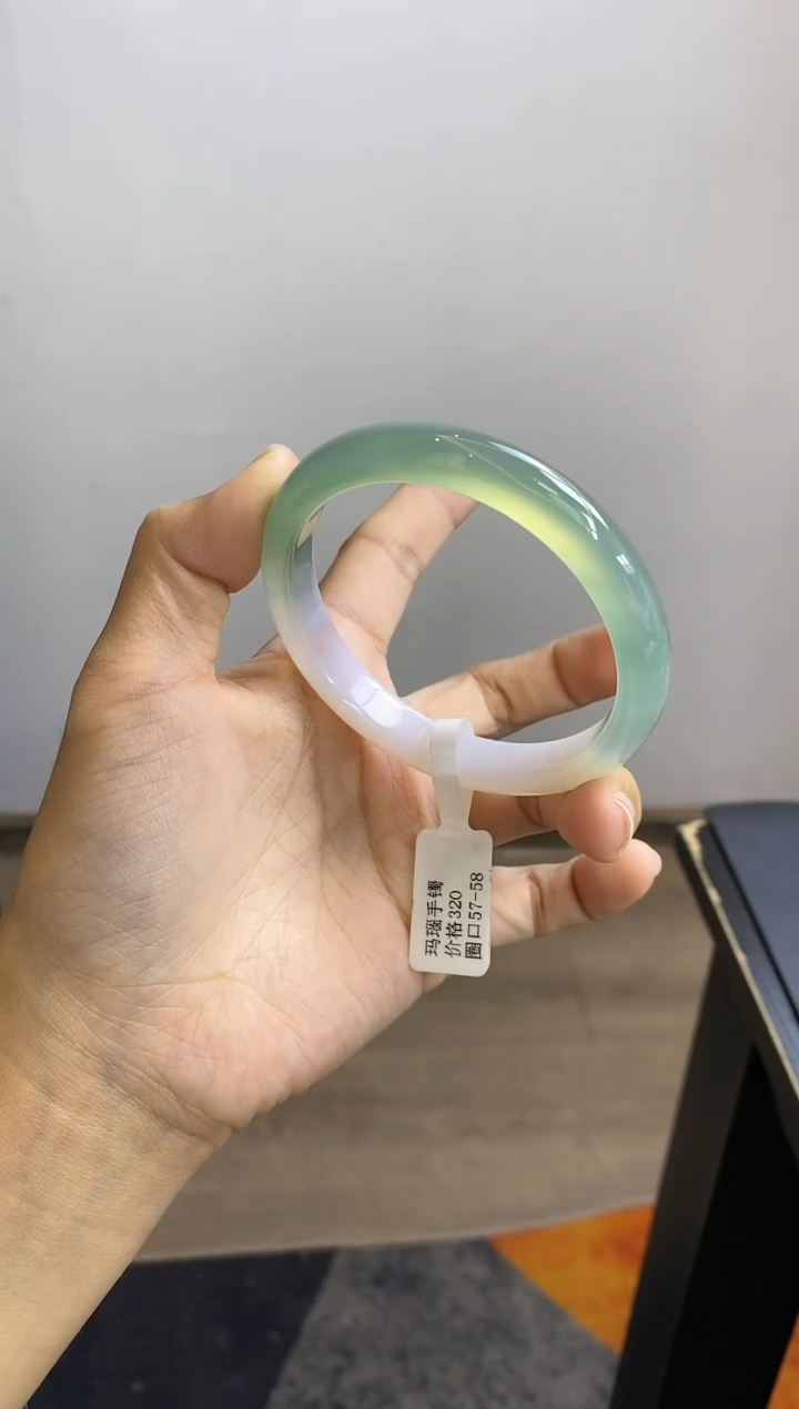 【闪购商品】玛瑙/玉髓手镯未镶嵌682