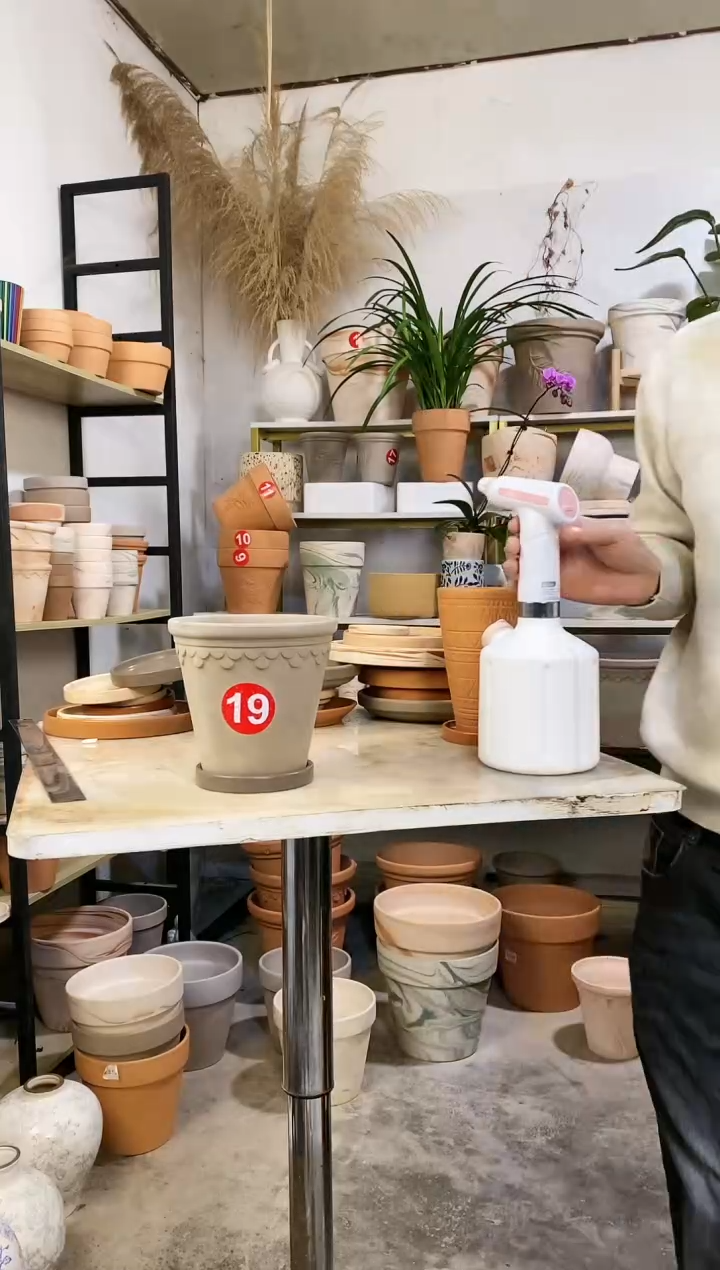 【闪购商品】红陶16*15灰陶巴洛克 1盆1托