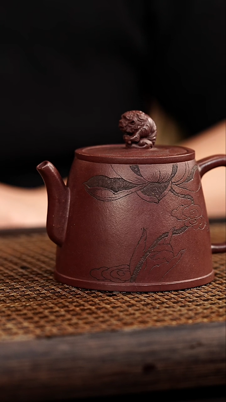 茶壶紫砂宜兴悦茗壶   老茄皮紫 醒狮