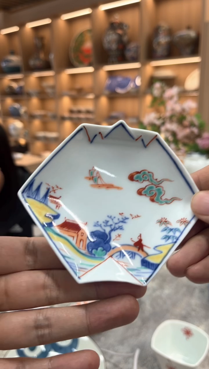 【闪购商品】瓷片O-33 染錦山水 折紙型手塩皿
