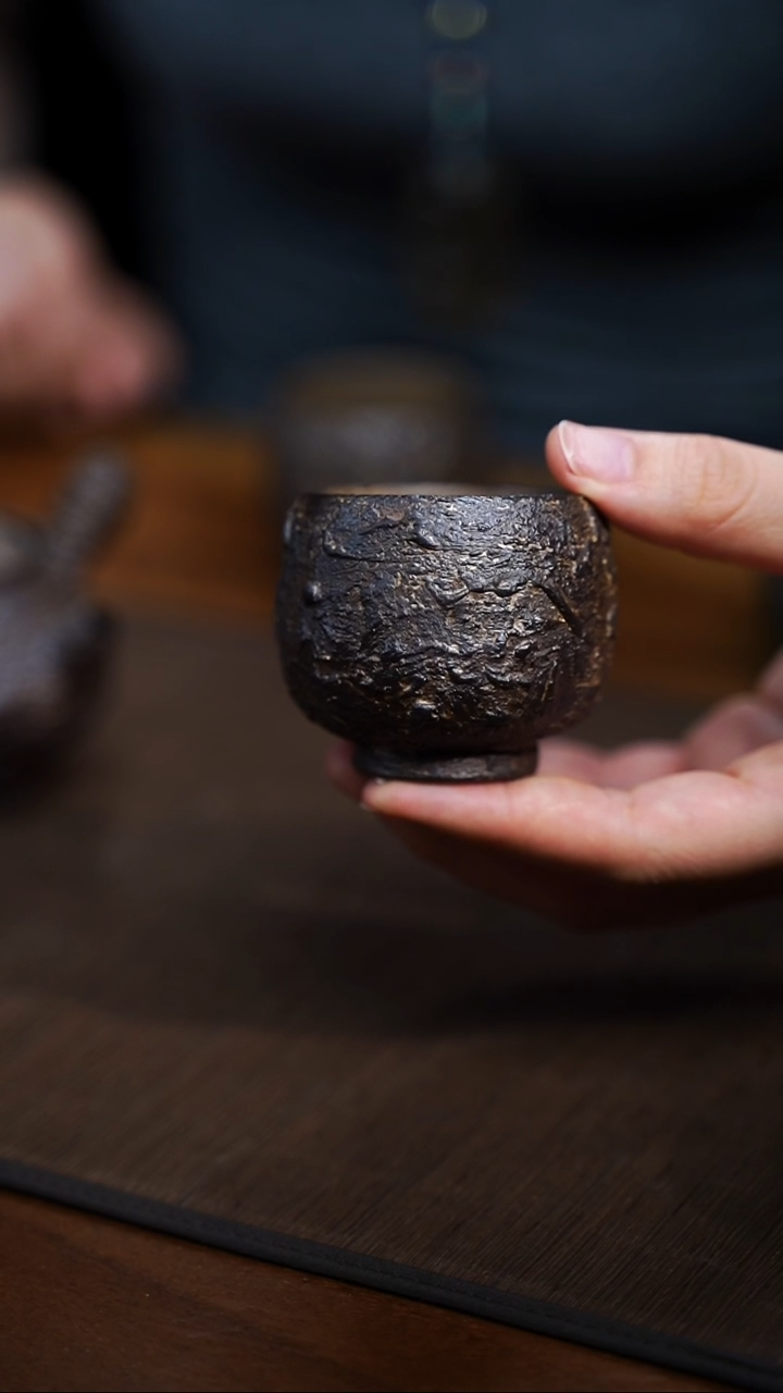纯手工制作 黑紫砂杯