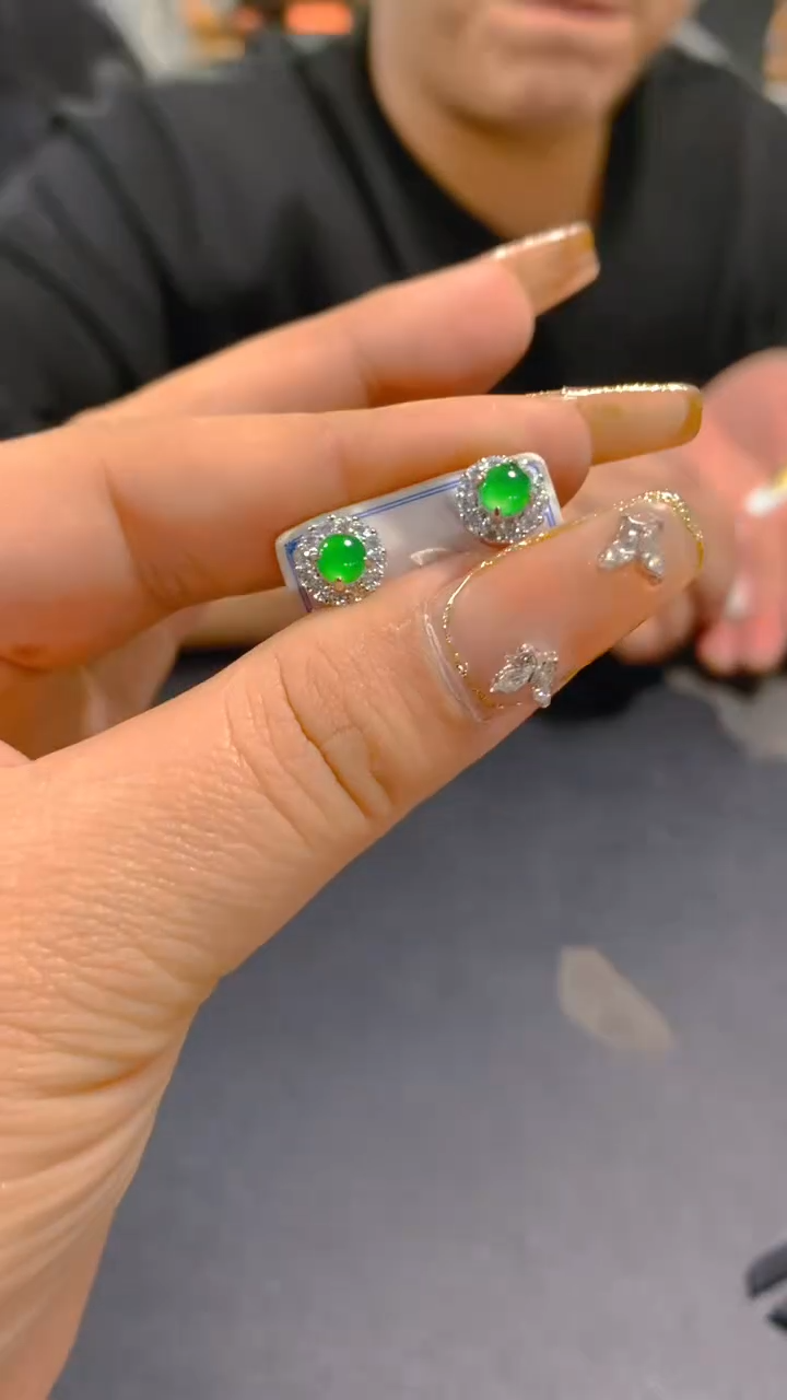 【闪购商品】翡翠耳饰未镶嵌0934118962多样性发一