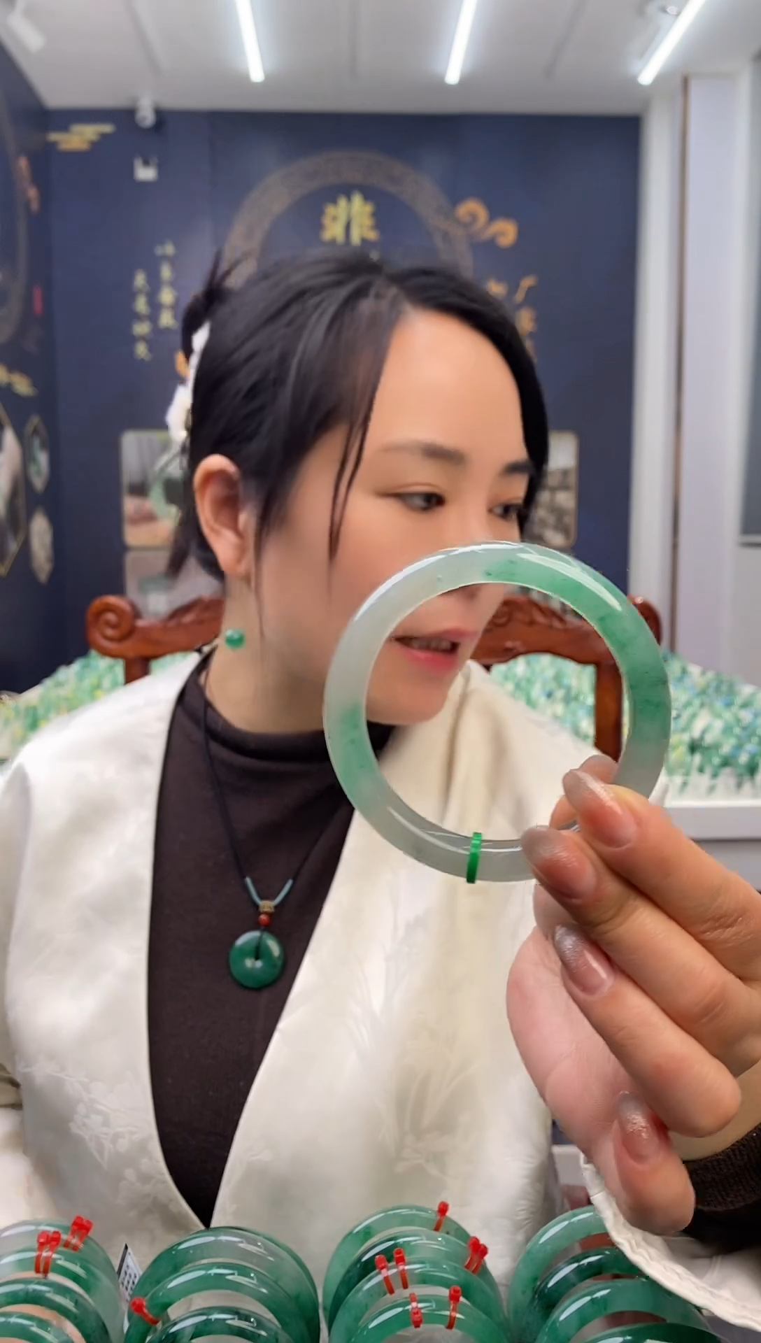 【闪购商品】石英质玉手镯未镶嵌7