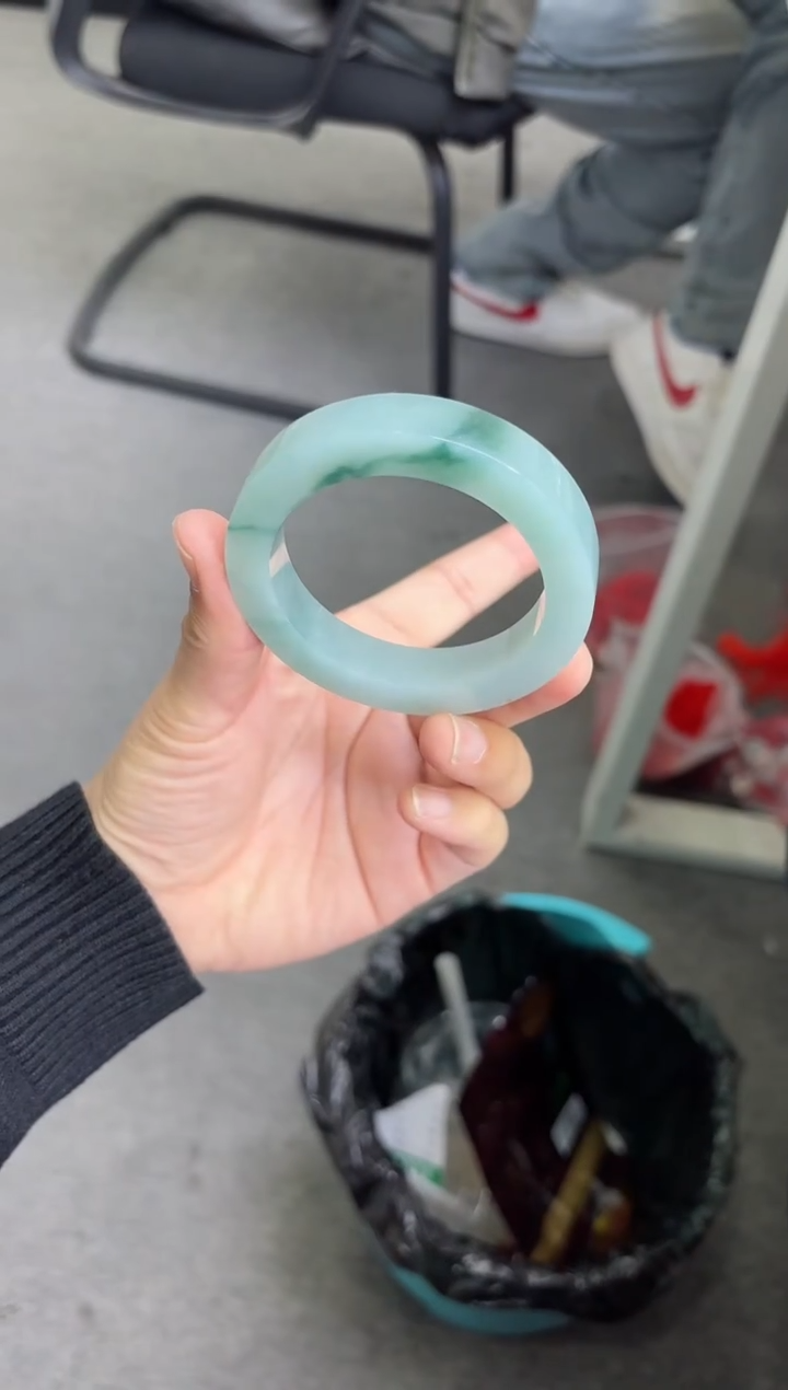 未镶嵌手镯定制翡翠均****奶手镯